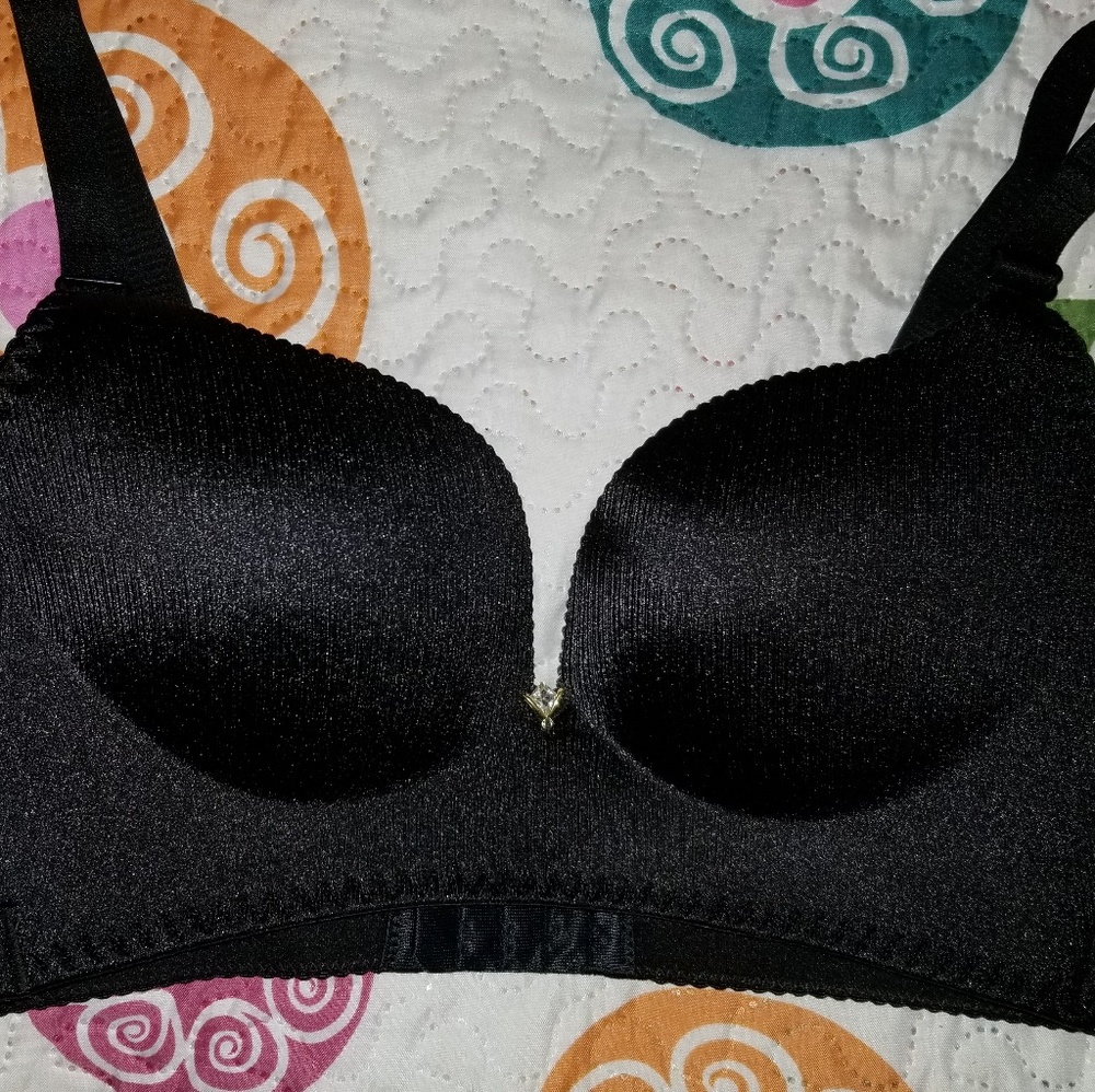 Black bra 36C